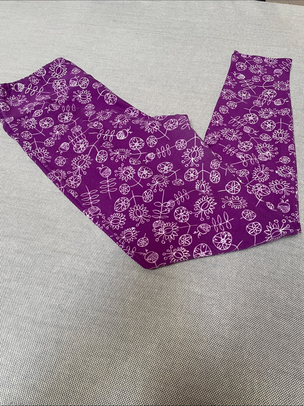 LuLaRoe OS (One Size) Purple Floral and Ladybug Leggings
